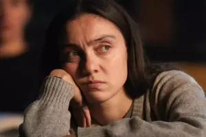 38 yaşında tələbə obrazını oynaması tənqid olundu