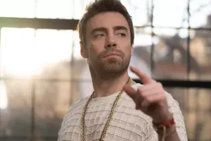 11-ci dəfə burnundan əməliyyat olundu