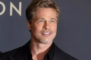 Bred Ancelina və uşaqlarına həsr etdiyi döymələrini göstərdi