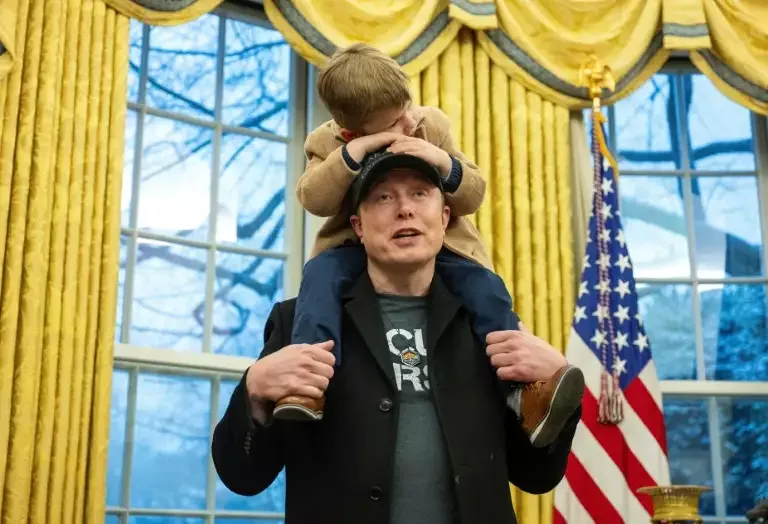 İlon Mask oğlu ilə Ağ Evdə