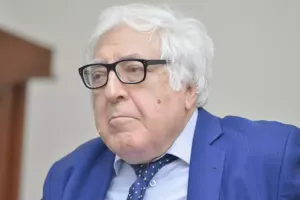 “Rəsul Rzanın ev-muzeyini  deputat pensiyamla özüm təmir etdirirəm”