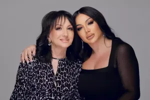 Lətifə anası ilə körpəikən fotosunu paylaşdı