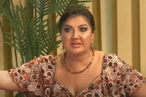 “Alfons oğlanları müğənnilərin və həkimlərin yanında görürəm”