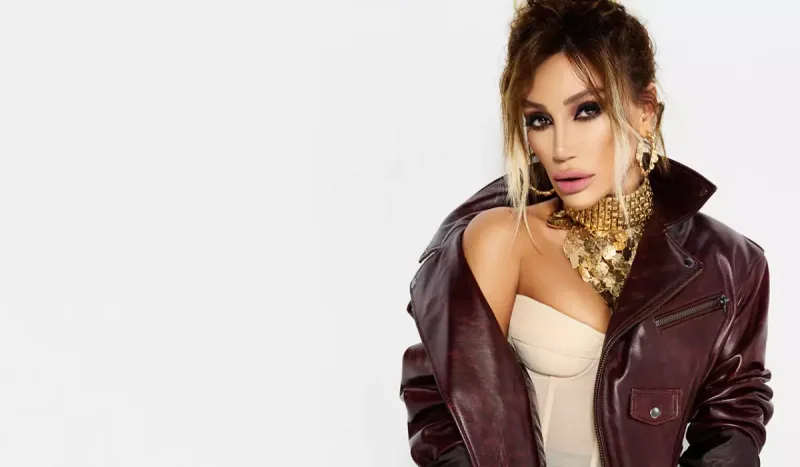 Röya Ayxandan “Sevgililər Günü”  hədiyyəsi