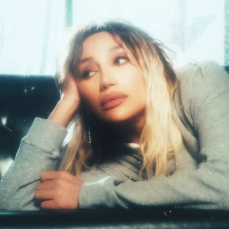 Röya Ayxandan “Sevgililər Günü”  hədiyyəsi