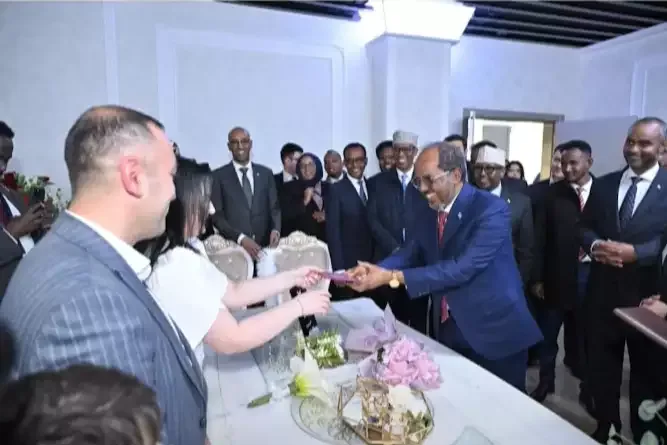 Somali prezidenti Bakıda nikah mərasimində - Foto