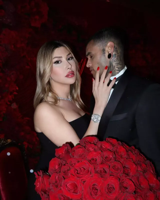 Cinsiyyət dəyişdirib qadın olan vizajist sevgilisini paylaşdı