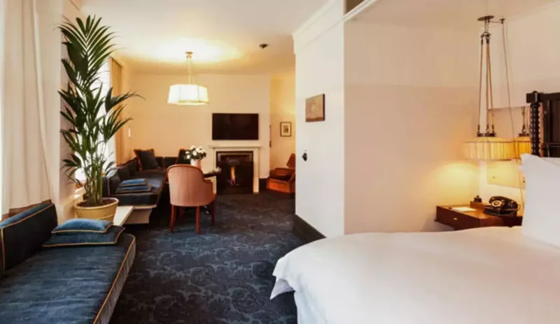 Hollivud ulduzunun qaldığı otel yandı!