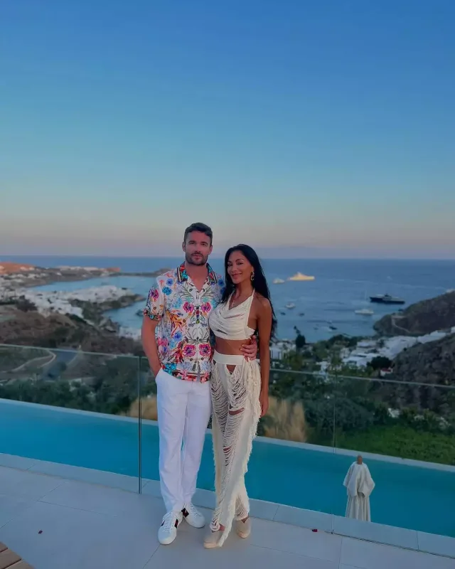 Nikoldan ərinə “Sevgililər günü”ndə eşq etirafı