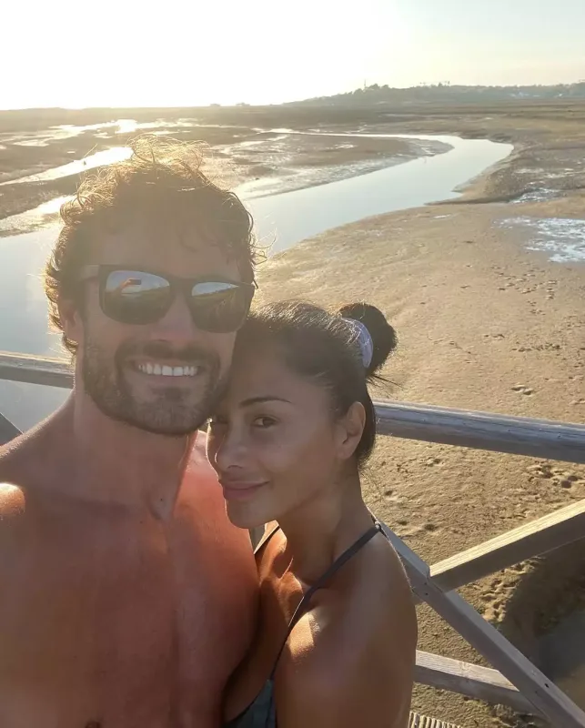 Nikoldan ərinə “Sevgililər günü”ndə eşq etirafı