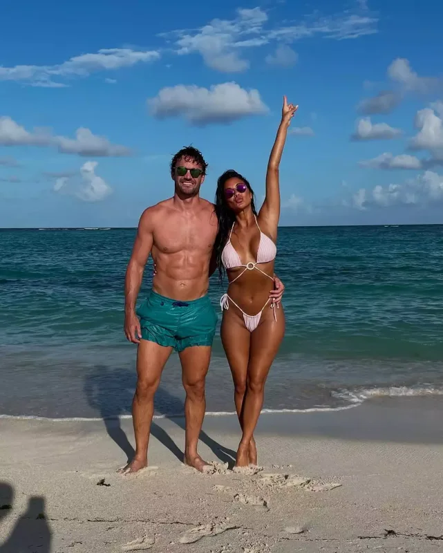 Nikoldan ərinə “Sevgililər günü”ndə eşq etirafı