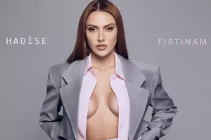 Hadisedən dekolteli geyim