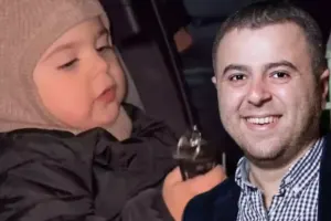 Əmilərindən Azərin qızına maşın hədiyyəsi!