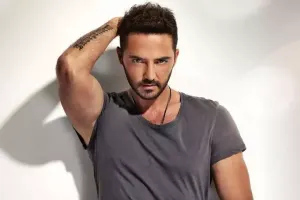 Gökhan Bakıda “Ayrılıq” oxudu - Video