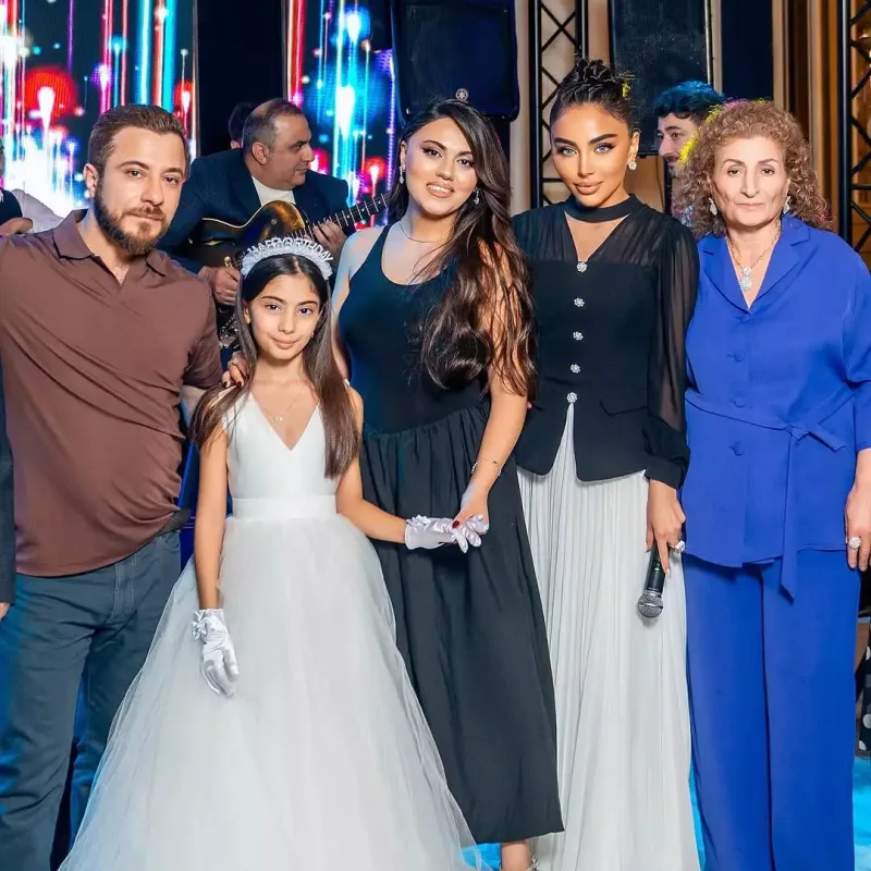 Ramal qızına ad günü keçirdi