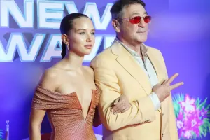 Leps 19 yaşlı sevgilisindən şikayətləndi!