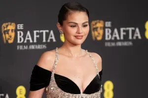 Selenanın BAFTA-nın səhnəsindəki bu halı müzakirə yaratdı