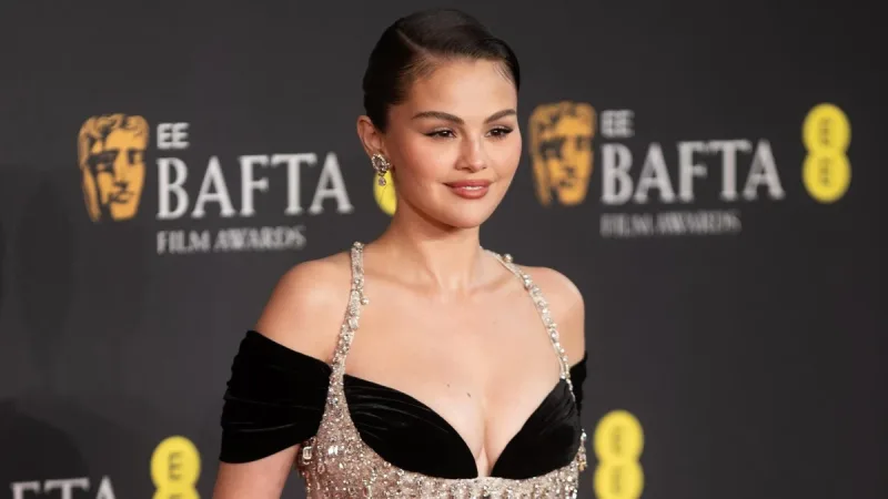 Selenanın BAFTA-nın səhnəsindəki bu halı müzakirə yaratdı