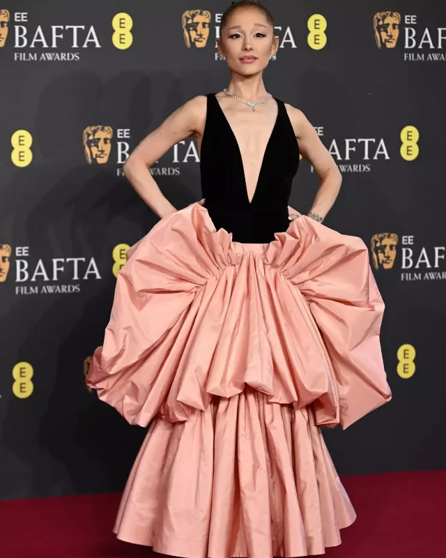 BAFTA qırmızı xalısından görüntülər