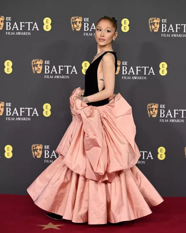 BAFTA qırmızı xalısından görüntülər