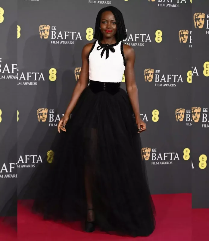 BAFTA qırmızı xalısından görüntülər