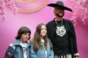 Kirkorovun uşaqları Dubay məktəbinə qayıtdılar