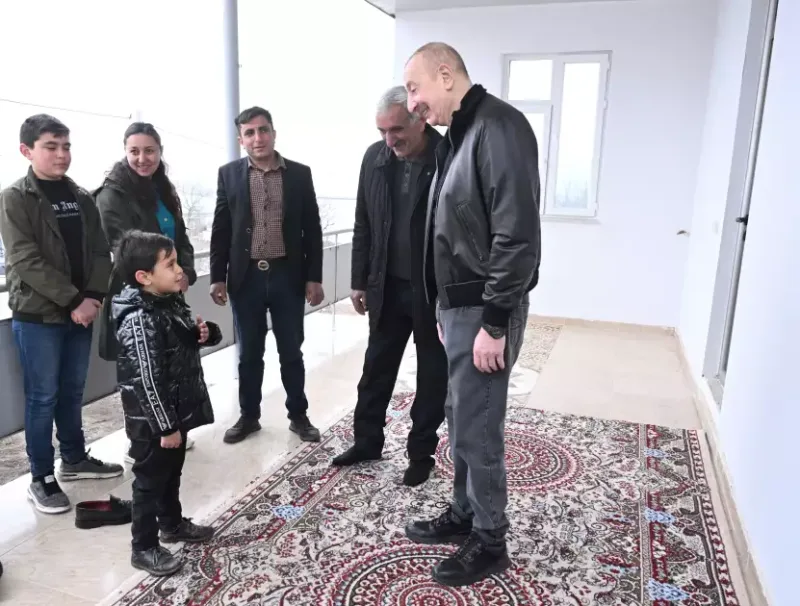 Prezident onlara qonaq getdi - Fotolar