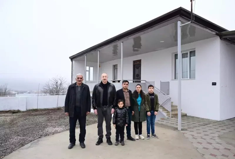 Prezident onlara qonaq getdi - Fotolar