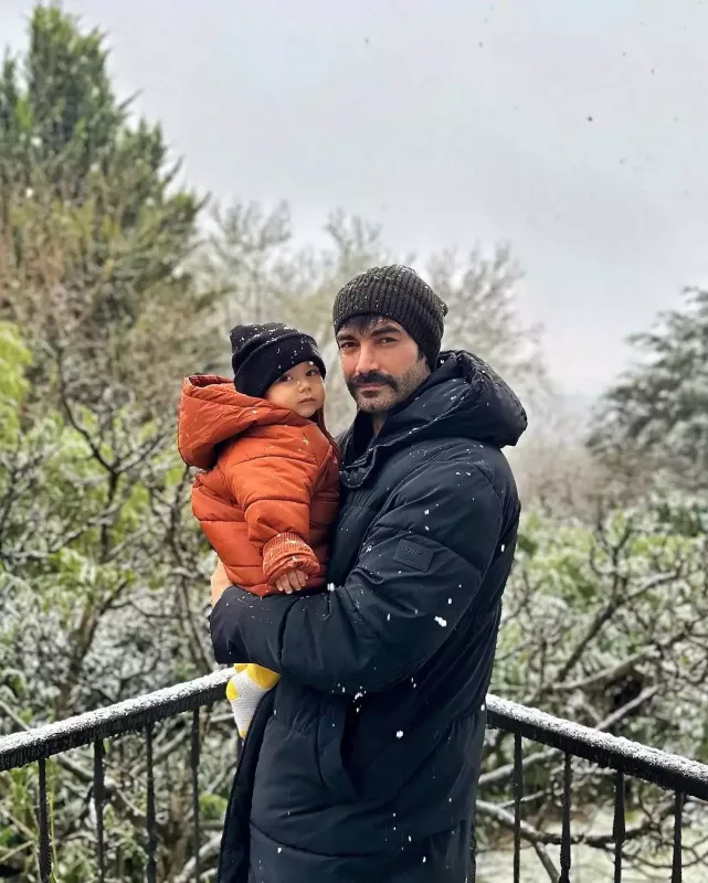 Ailəsi ilə şəkillərini paylaşdı