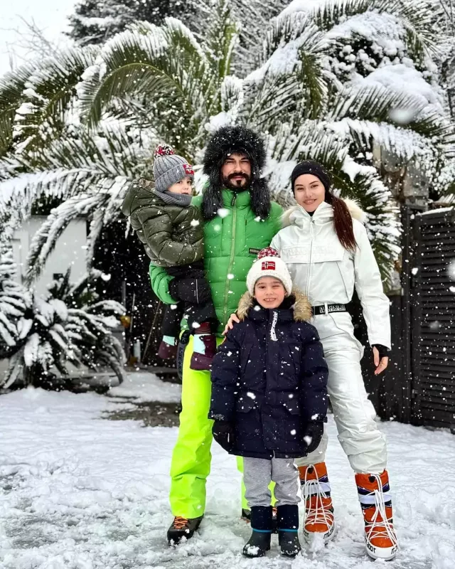 Fahriye və Burak cütlüyü oğulları ilə