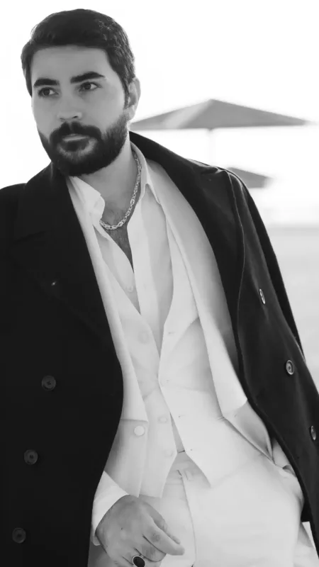 Elçin avtomobil qəzasına düşdü
