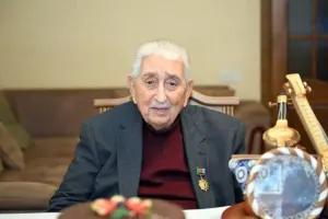 “Arif müəllimin 100 iliyinə 100 quzu kəsəcəyəm”