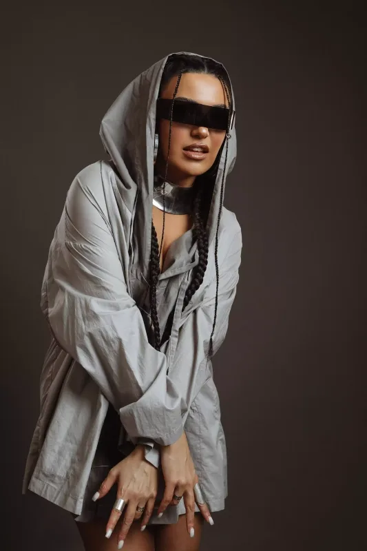 Çinarədən yeni mahnı və fotosessiya