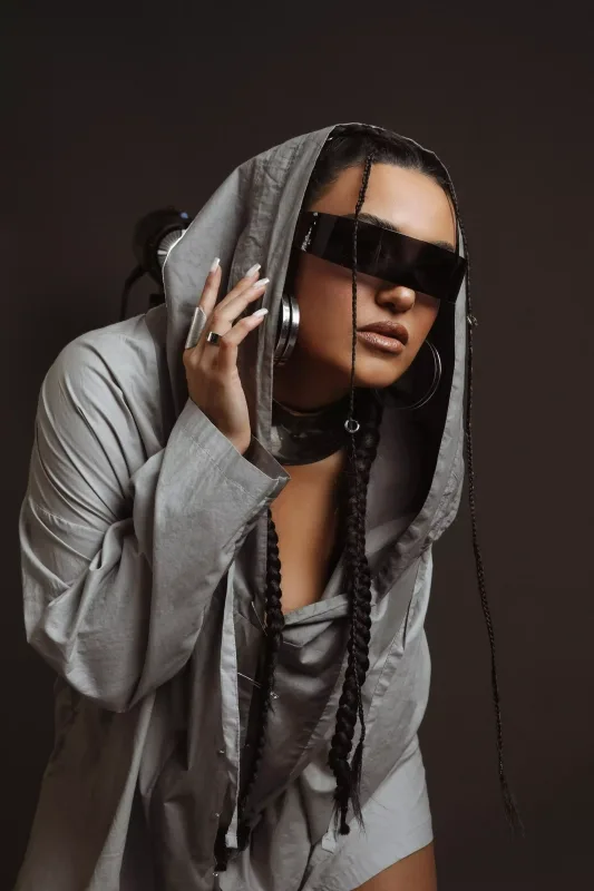 Çinarədən yeni mahnı və fotosessiya