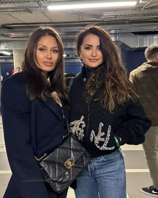 Rusiyalı model Penelopa Kruzla görüşdü