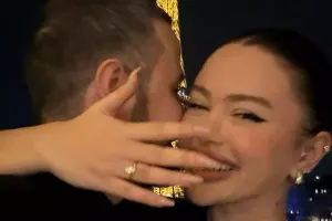 Azərbaycanlı blogerə Fransada evlilik təklifi - FOTOLAR