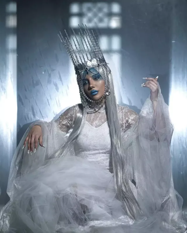 Azərbaycanlı müğənni qeyri-adi obrazda