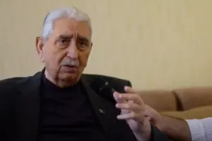 “Əziyyətimi yerə vuran tələbələrim var” - Arif Babayev