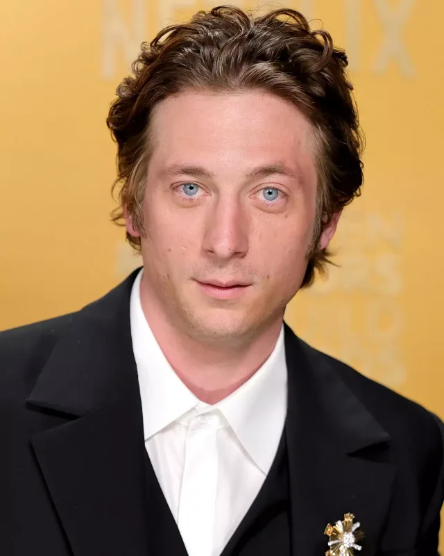 Ödül gecəsinin diqqət çəkənləri...