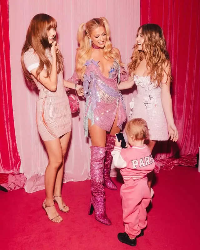 Paris Hilton 44 yaşını belə keçirtdi