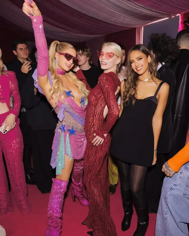 Paris Hilton 44 yaşını belə keçirtdi