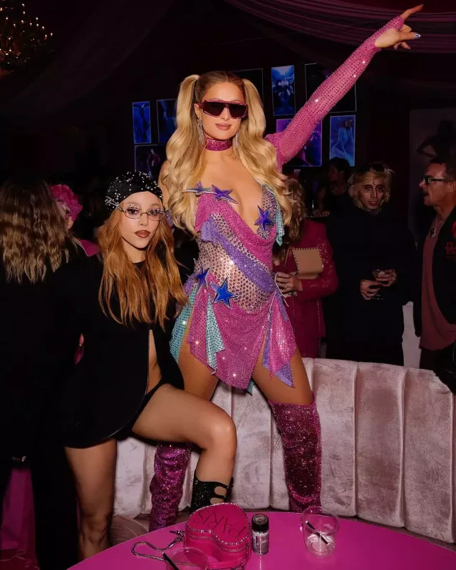 Paris Hilton 44 yaşını belə keçirtdi