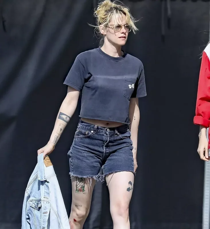 Aktrisa nişanlısı ilə görüntüləndi