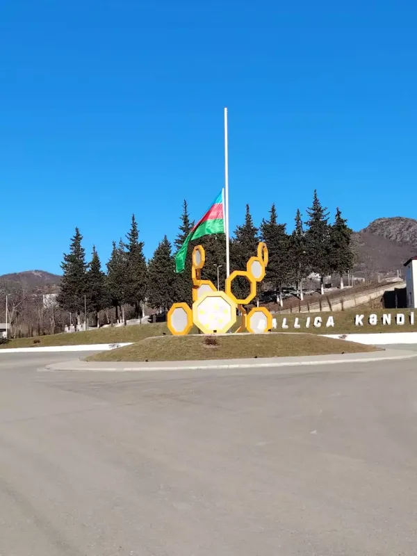 Xankəndi, Xocalı və Ağdərədə bayraqlar endirildi