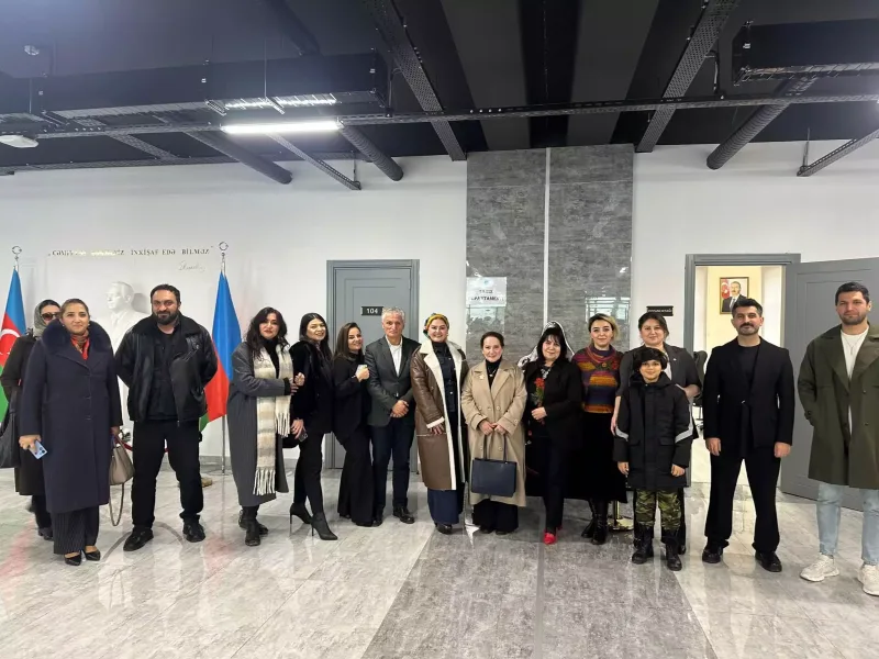 “Köhnə çamadanlar” tələbələr üçün nümayiş olundu