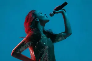 Məşhur müğənni kosmosa uçacaq!