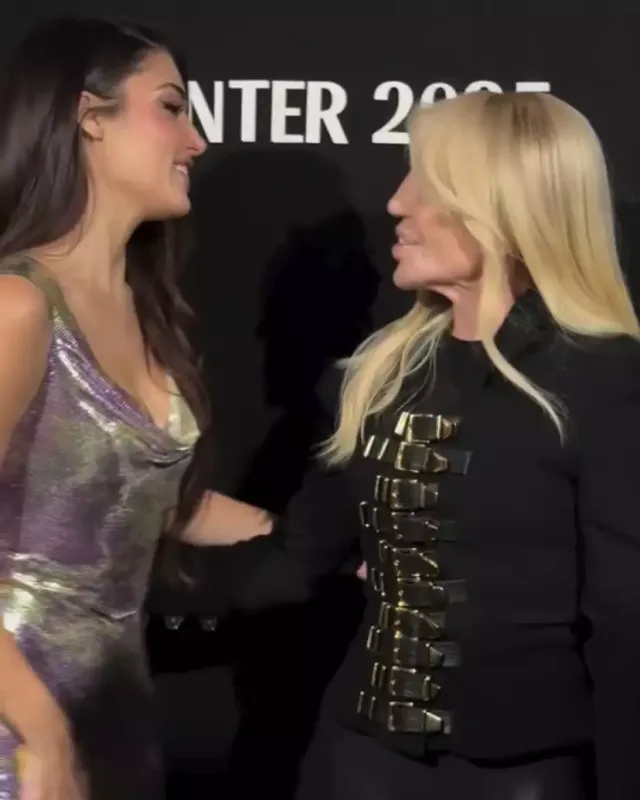 Hande Erçel Donatella Versace ilə...