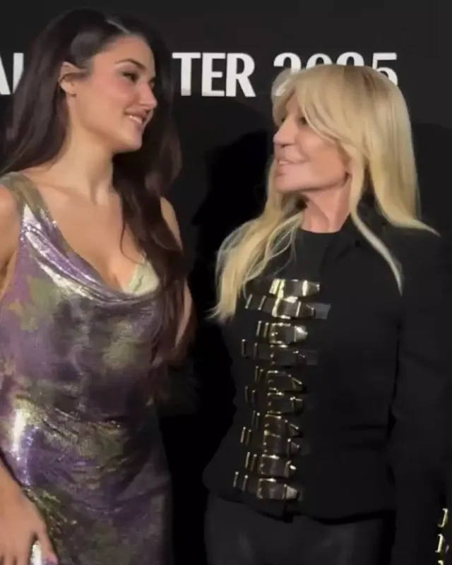 Hande Erçel Donatella Versace ilə...
