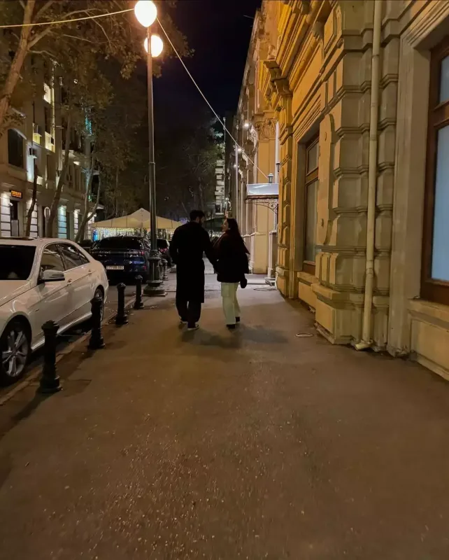 Özge Bakıda çəkilən şəkillərini paylaşdı