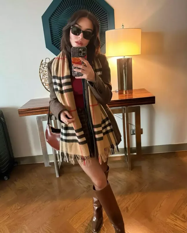 Özge Bakıda çəkilən şəkillərini paylaşdı